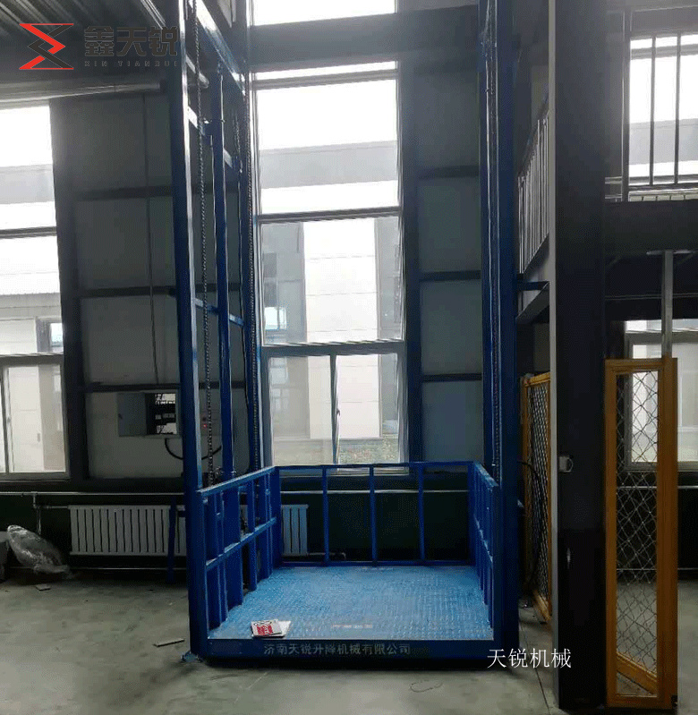 伊春导轨式升降机验收合格